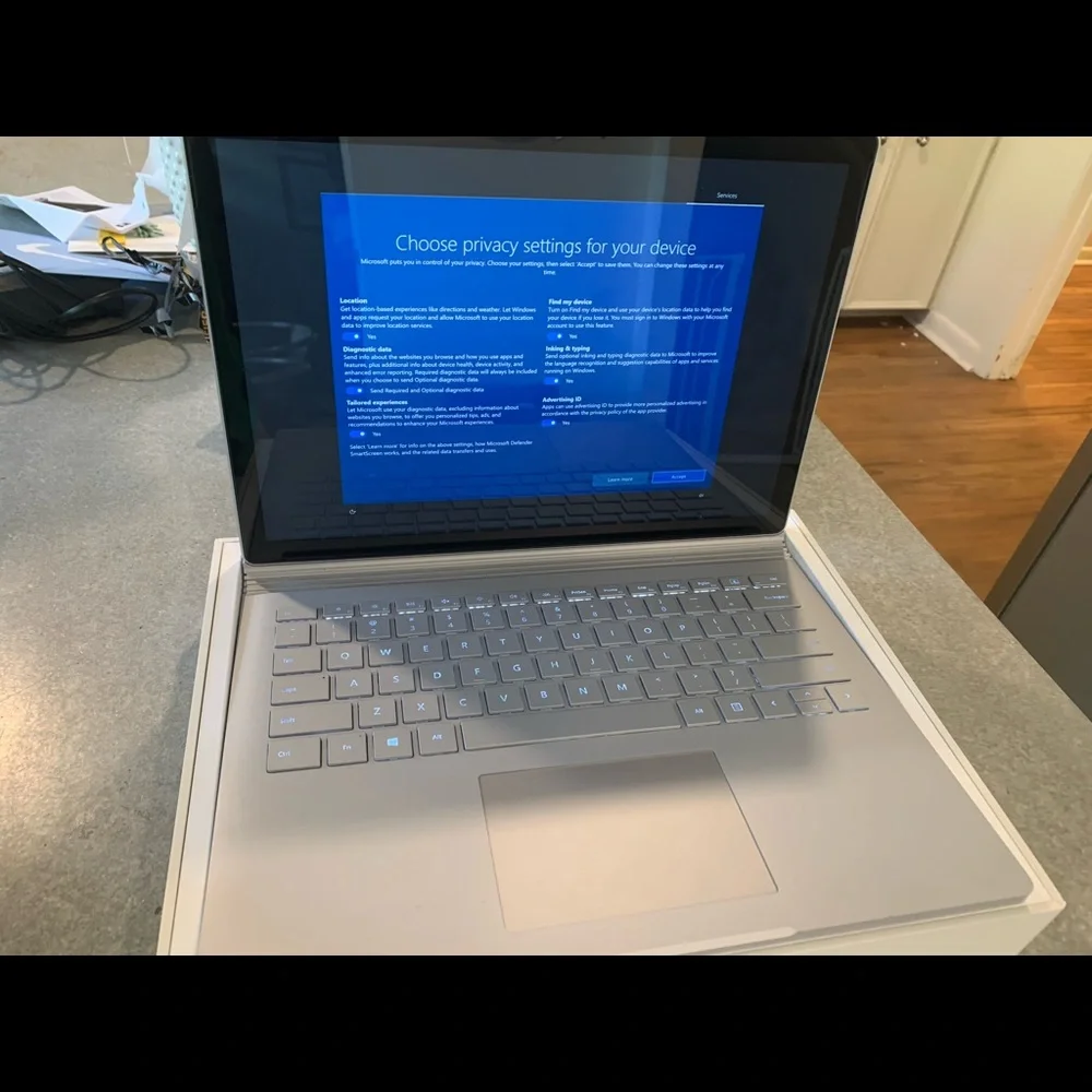 15in microsoft surface book 2 512 gb brand new untouched